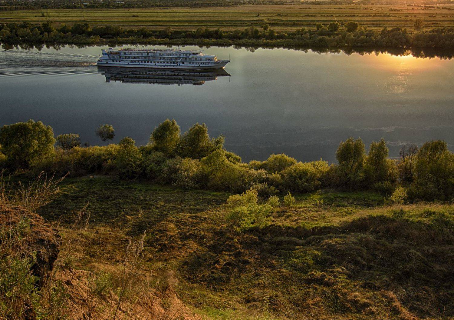 закат,река,теплоход., Анатолий Салтыков