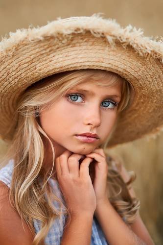 Алина-Виктория