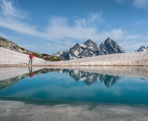 Бирюзовое озеро в горах