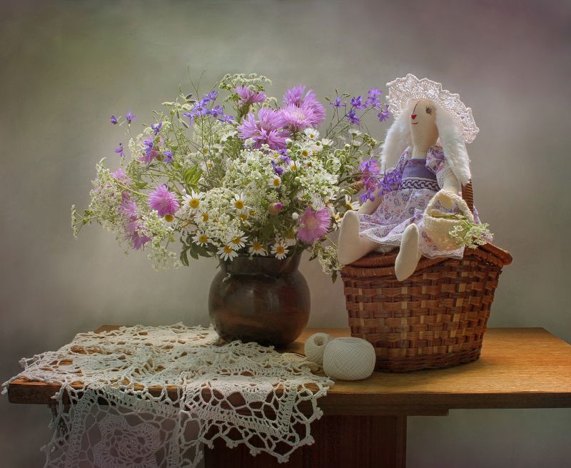 натюрморт, лето, цветы, рукоделие, корзина, зайка тильда, игрушка Беззаботность фото превью