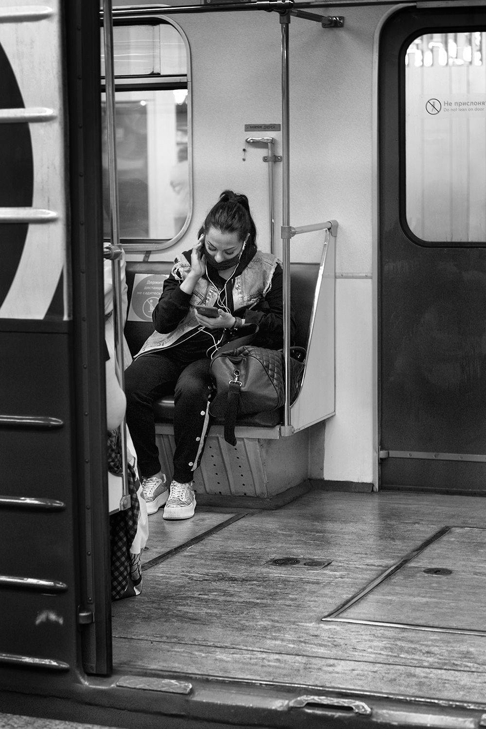 чб фото, метро, люди, пассажиры, стрит фото, Vera Trandina