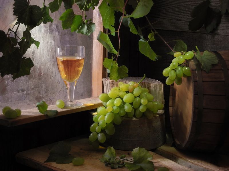 В винном погребочке. фото превью