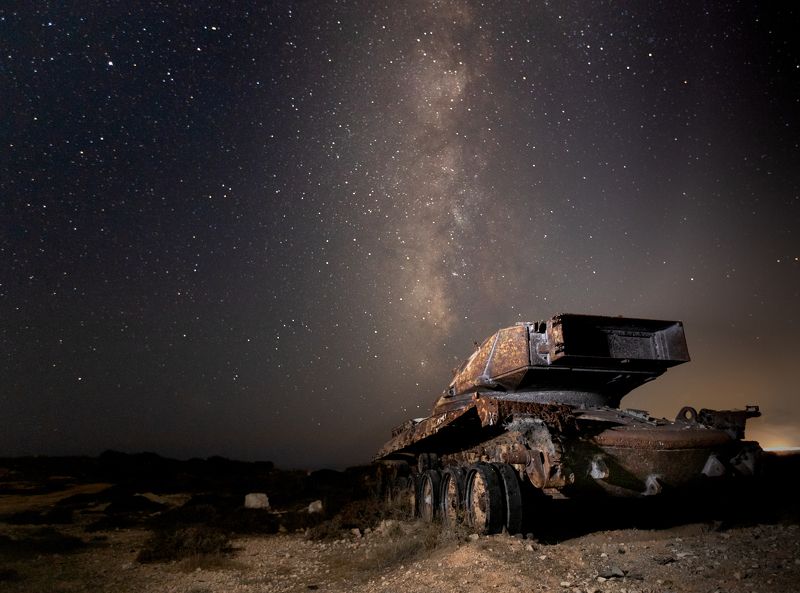 landscape, night landscape, battlefield, stars, night sky, tanks, abandoned tank, milky way Battlefield фото превью