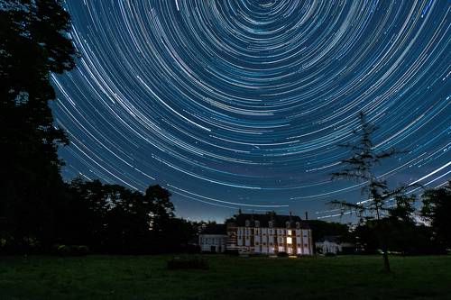 Circumpomaire over Durdan castle