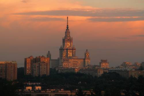 Вечерний МГУ, взгляд с Поклонной горы