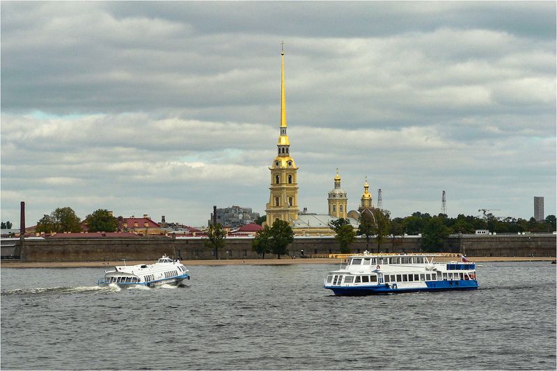 Вид на Петропавловку фото превью
