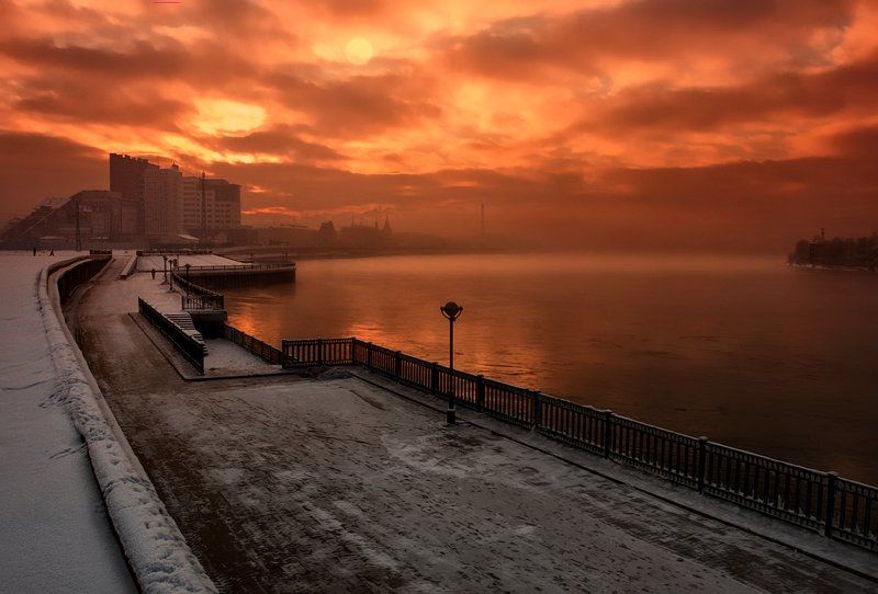 И плавился закат в морозной Ангаре.... фото превью