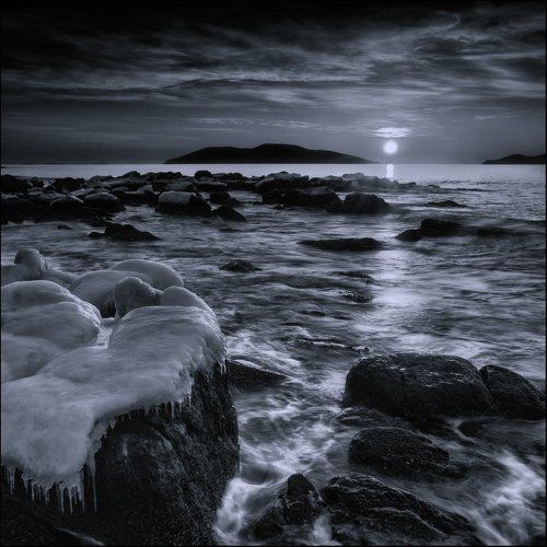 Над холодным морем...