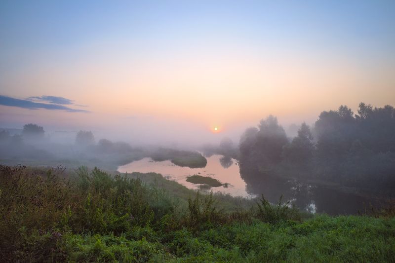 туманное утро фото превью