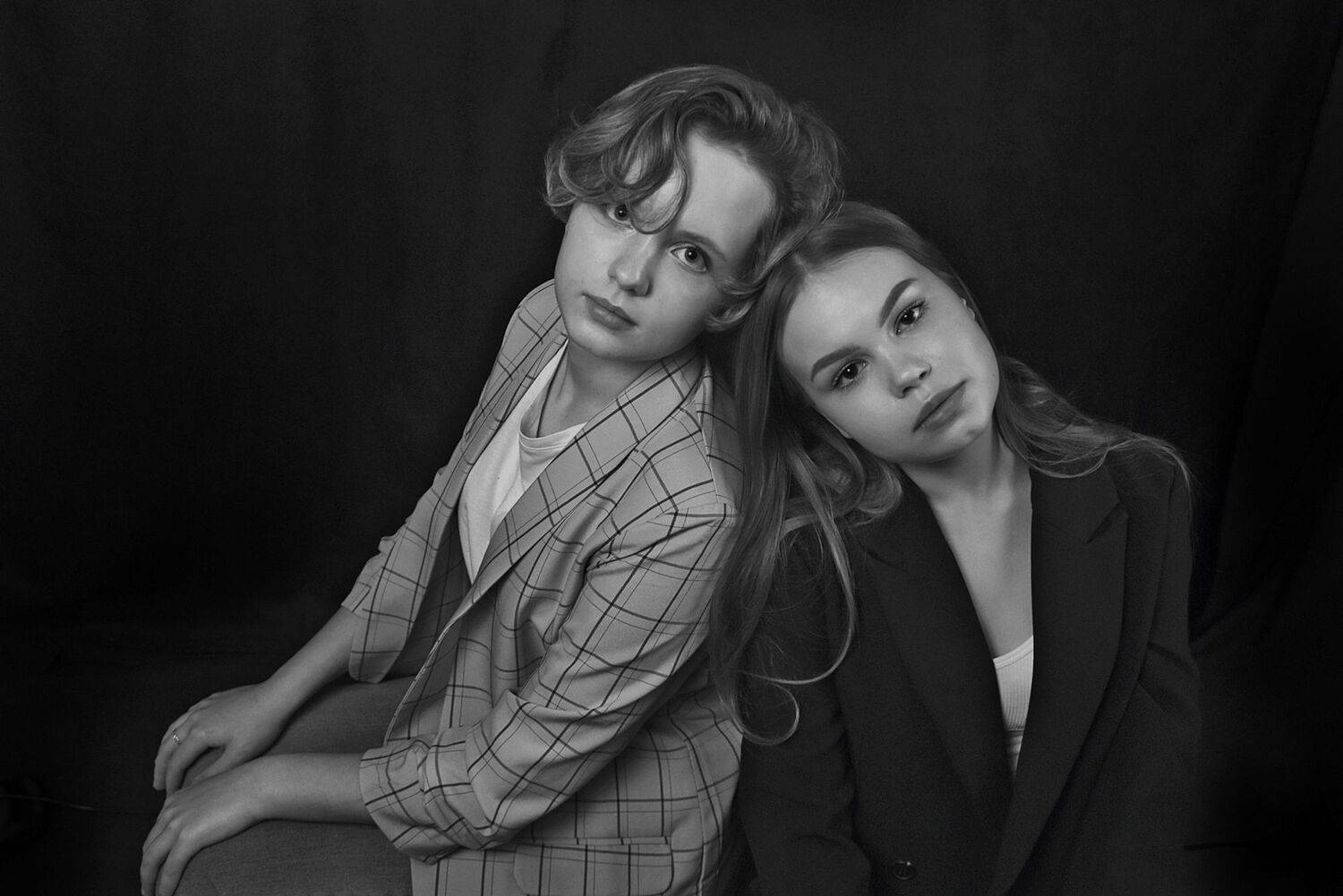 девушка, портрет, глаза, взгляд, волосы, чб, апатиты, подруги, Николай Смоляк