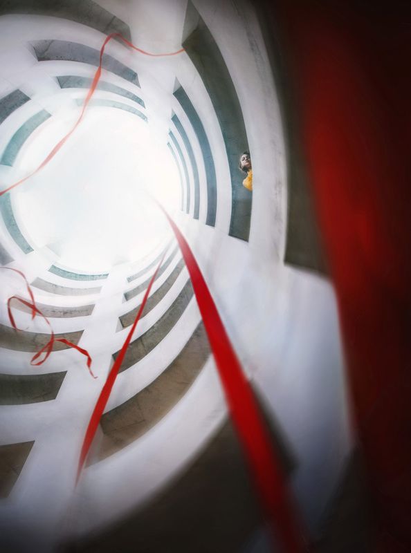 девушка,архитектура,свет Водоворот фото превью