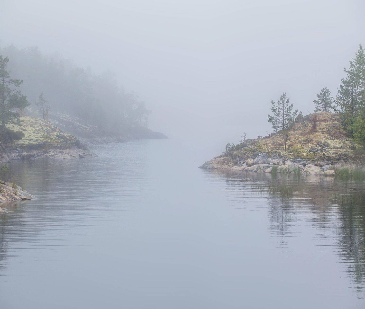 Ладожское озеро, Карелия, туман, острова, шхеры, минимализм, черно белое, монохром, штиль, север, Павел Ващенков