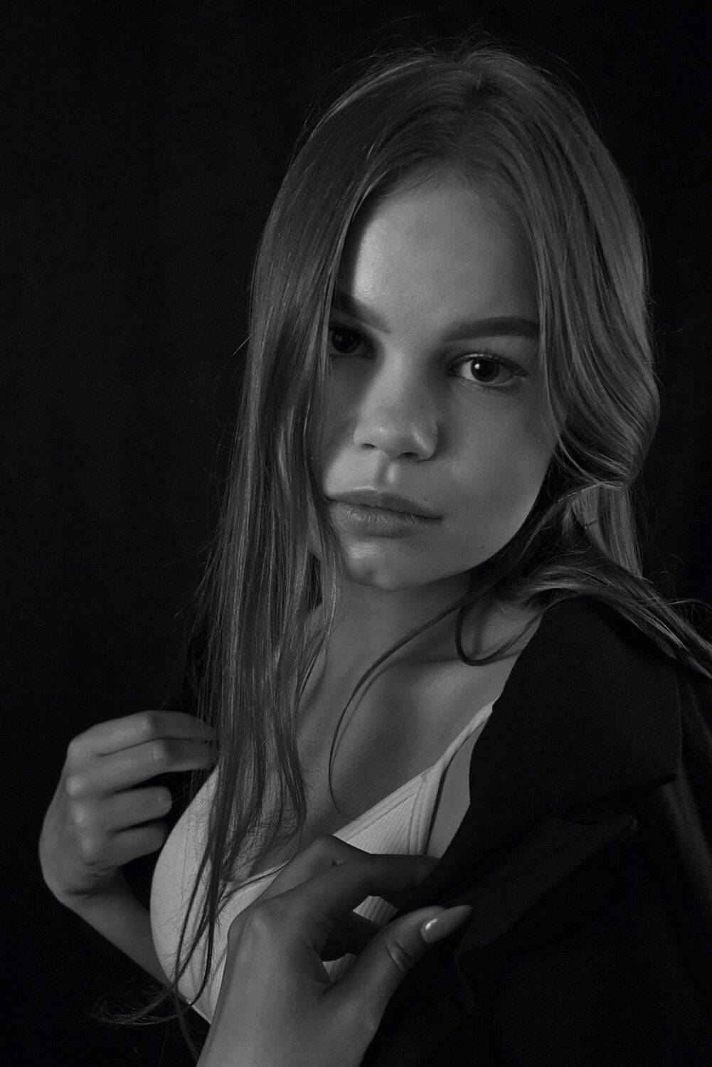 девушка, портрет, глаза, взгляд, волосы, чб, апатиты, Николай Смоляк