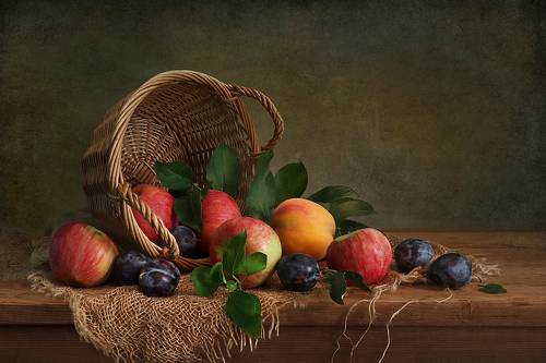 Яблоки и сливы