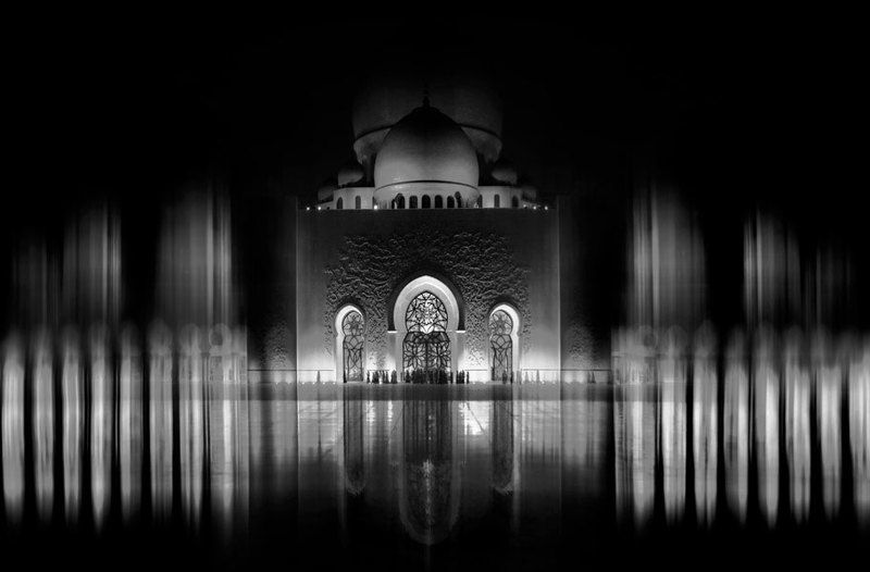Floating in Dreams фото превью