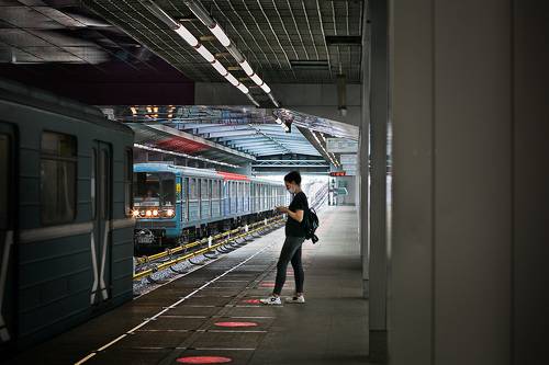 В метро