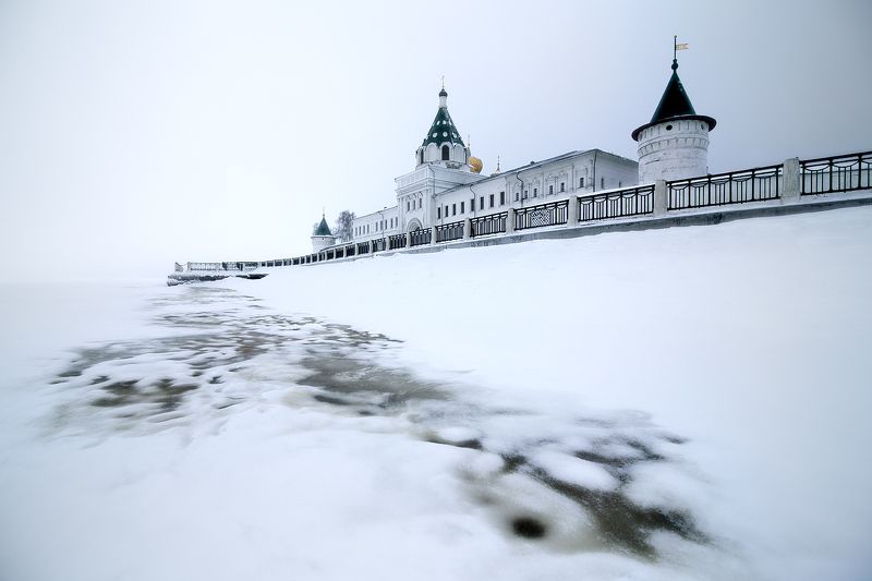 зима, снег, волга, кострома, река В белом фото превью