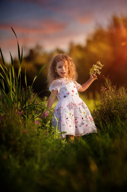 девочка, ребенок, лето, смех, природа, детство  фото превью