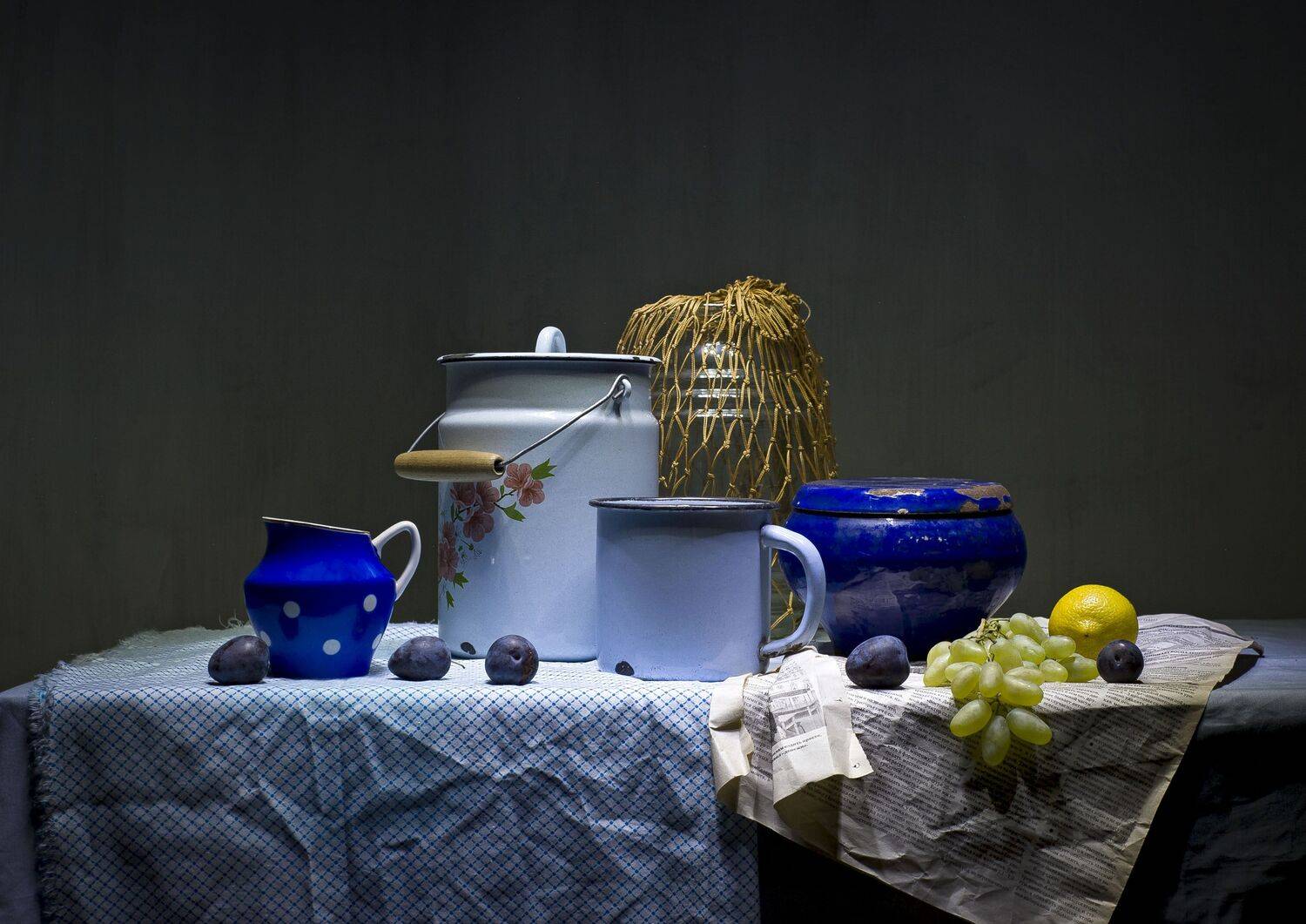 бидон, кружка, виноград, лимон, газета, чугунок, Оксана Евкодимова