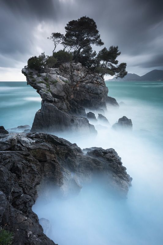 italy, liguria, fiascherino, gulf of poets, la spezia, mediterranean, long exposure, blue, sea, rock, sky, cloud, light, coast, landscape, amazing, scenic, travel, destination, coastline, natural, outdoor Sea Breath фото превью