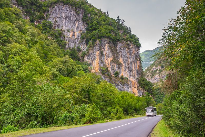 абхазия, горы, дорога  фото превью