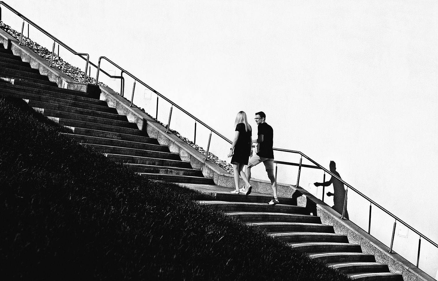 чб фото. лестница, стрит фото, люди, Vera Trandina