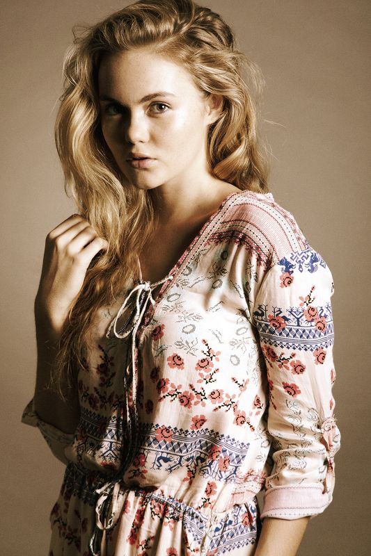 portrait fineart art mood model woman sexy --- фото превью