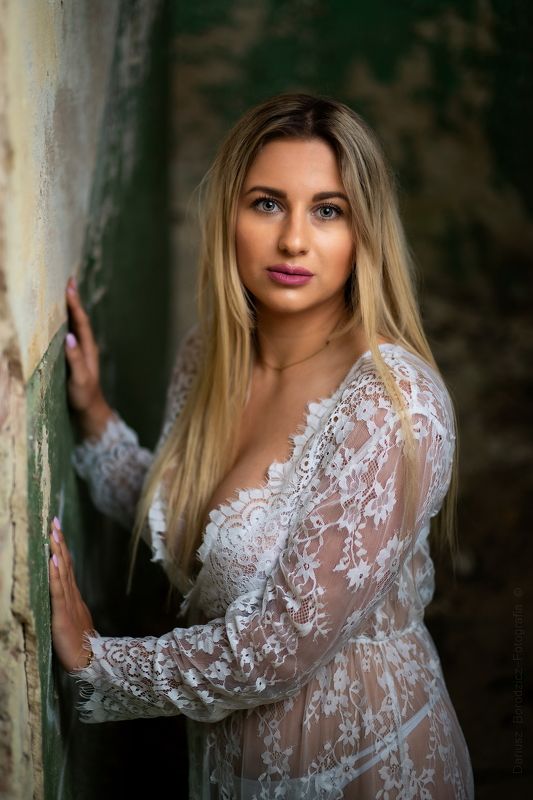 Monika фото превью