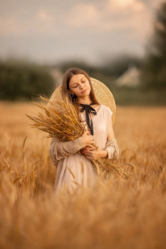 девушка, лето, поле, девушка в шляпе, юность, портрет  фото превью