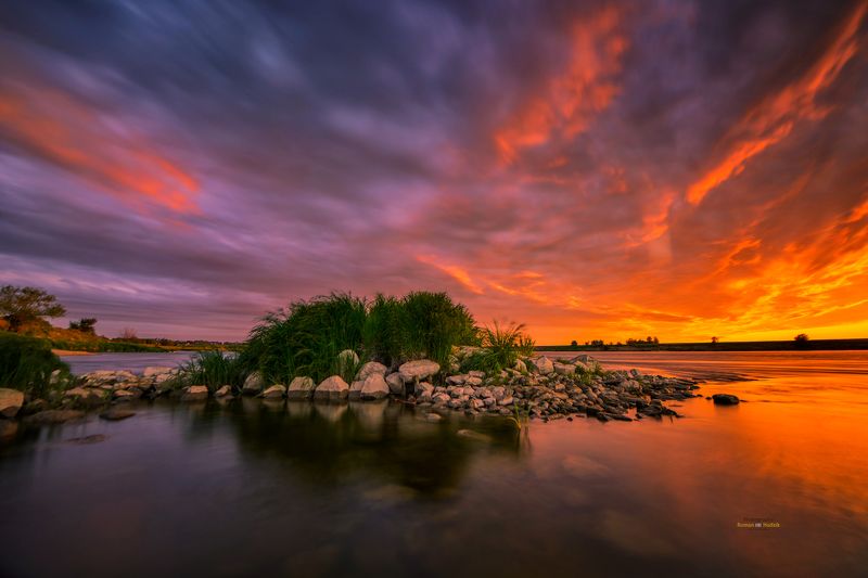 river, landscape, clouds, sunrise, water, sunrise colors, island, stones. By the river фото превью