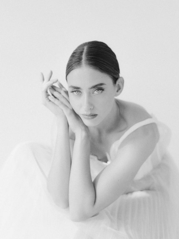 portrait, analogue, film, contax645, kodak, richardphotolab, fashion, minimal Justine on film фото превью