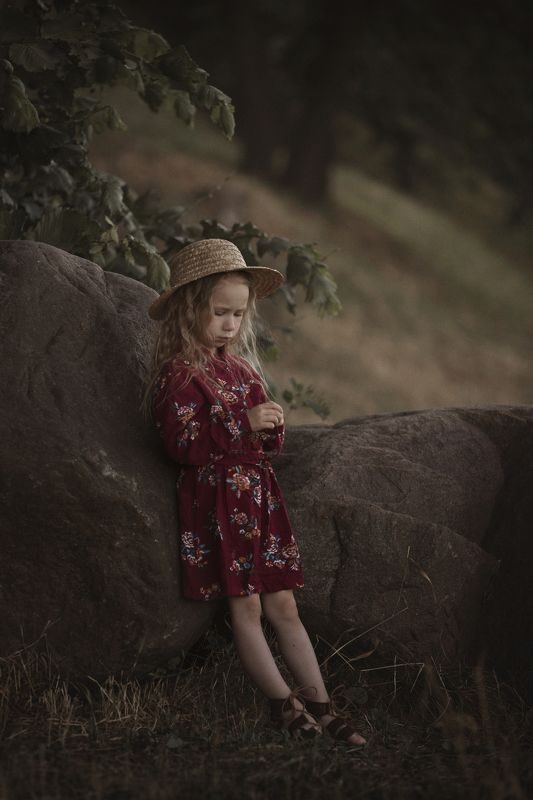 девочка шляпка прогулка лето Прогулка фото превью