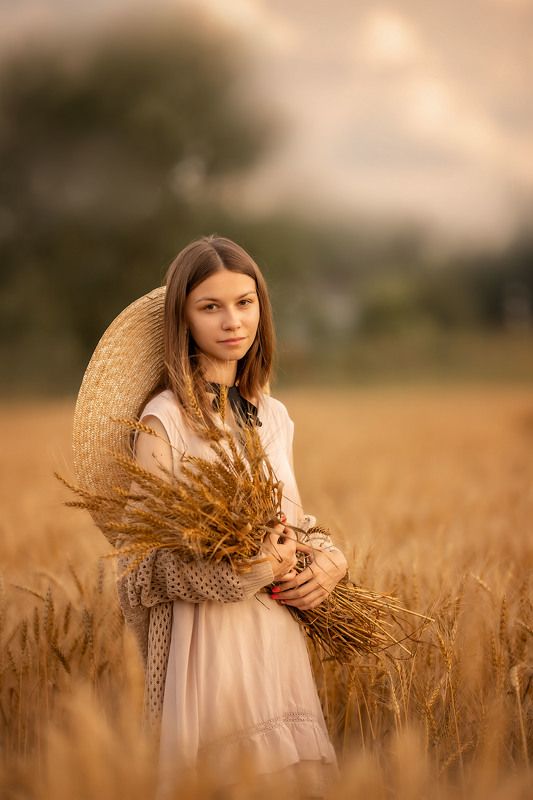 девушка, лето, поле, девушка в шляпе, юность, портрет  фото превью