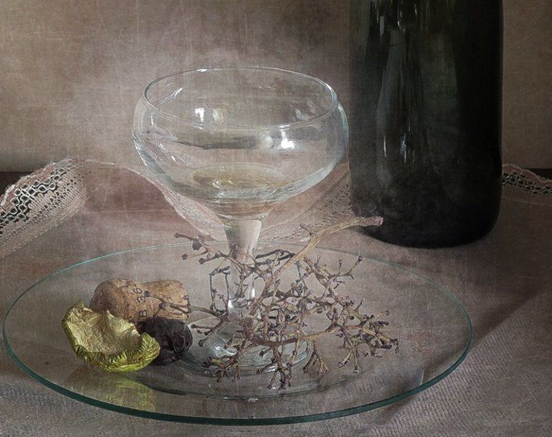 Натюрморт отзвенели бокалы... фото превью