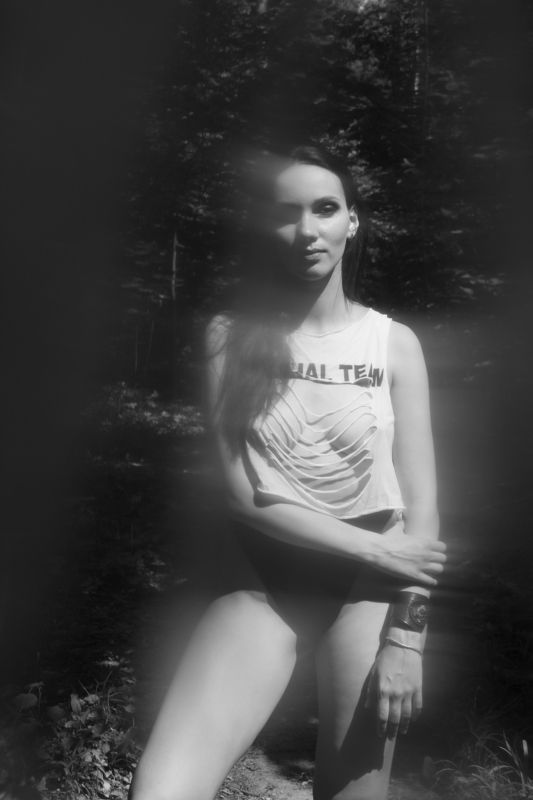 girl portrait bw Jeanne фото превью