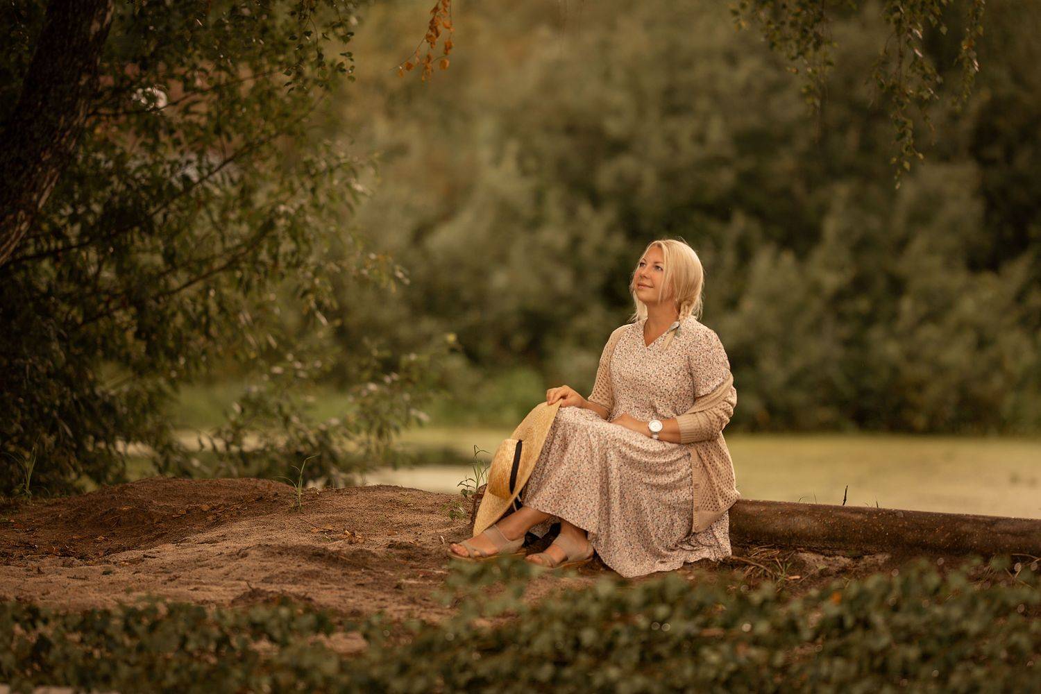 девушка, лето, поле, девушка в шляпе, юность, портрет, Елена Чернигина