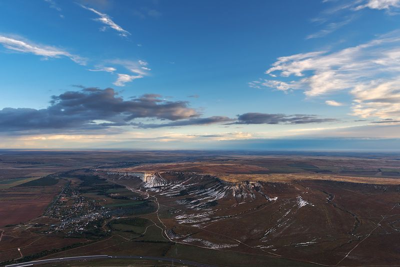 Над Белой скалой фото превью