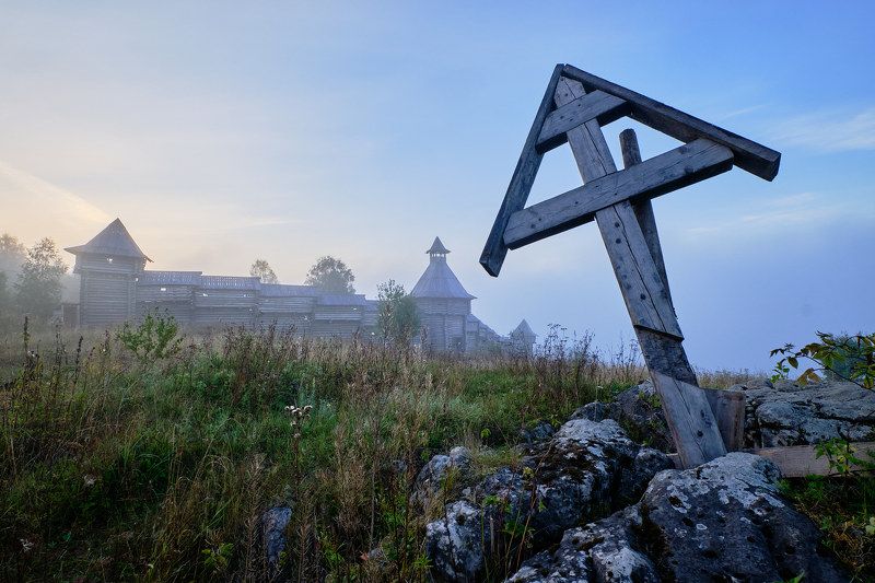 крест, крепость, туман, декорации Сердце Пармы фото превью