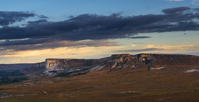 Белая скала фото превью
