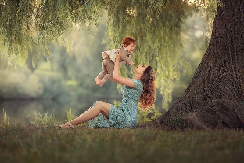 семья, мама и дочь, годовасие, семейный портрет  фото превью