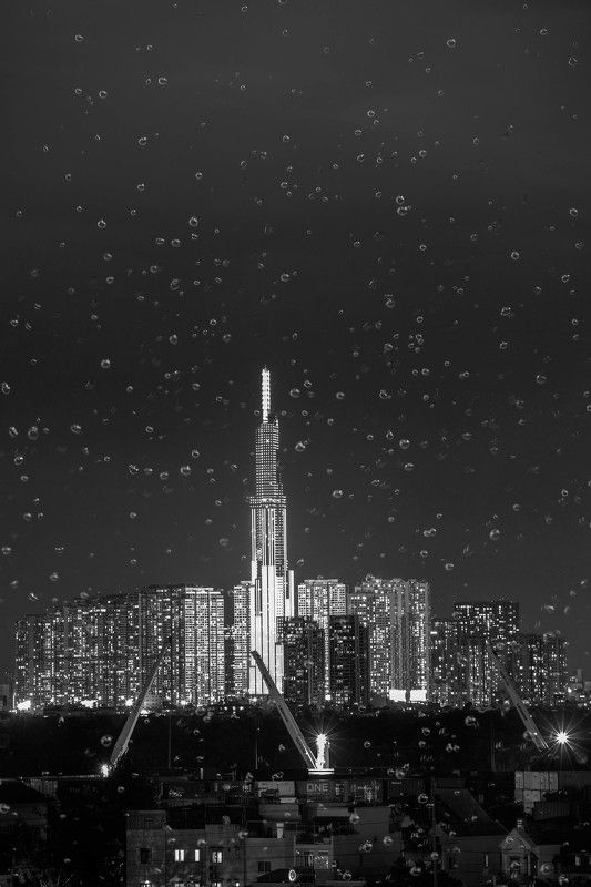 Saigon, rainy night фото превью