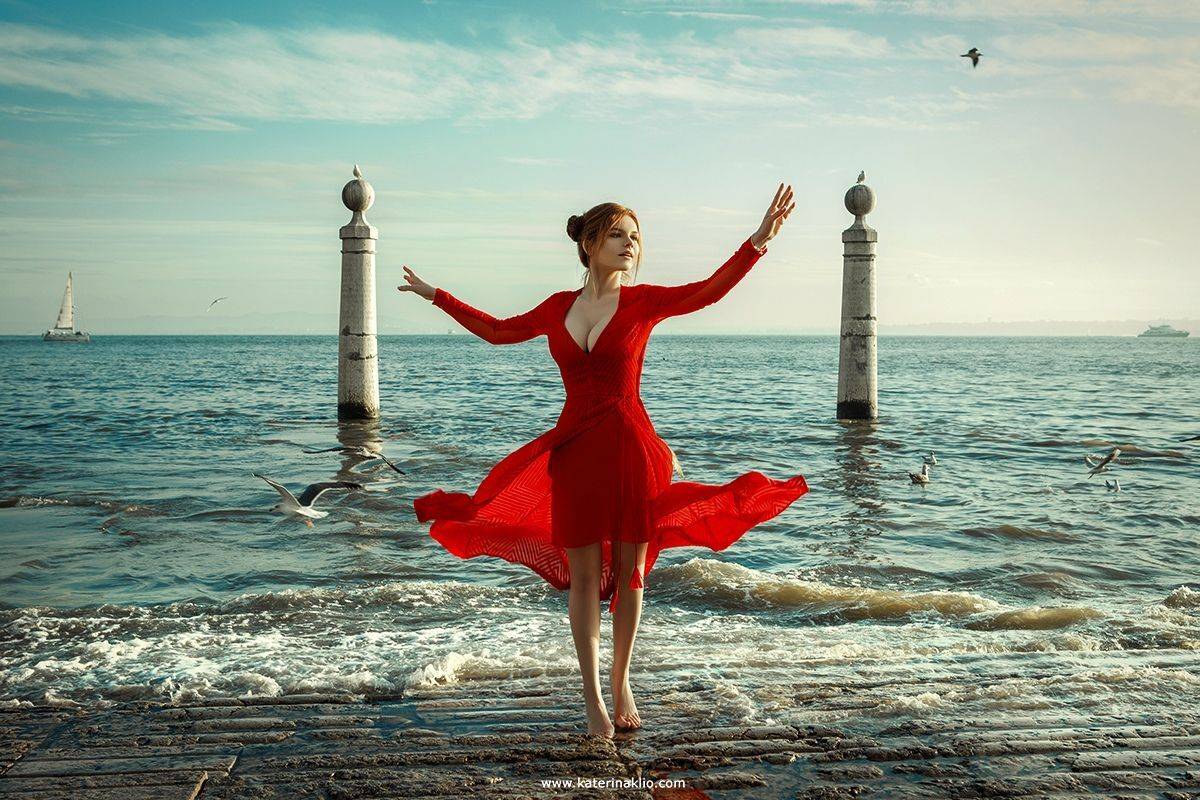 red, dress,woman, beauty, beautiful, gull, sea, ocean, wind, sun, girl, feeling, bird, Катерина Клио