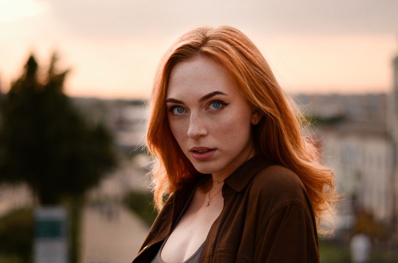 portrait of beautiful ukrainian girl at golden houre / nikon Anna фото превью