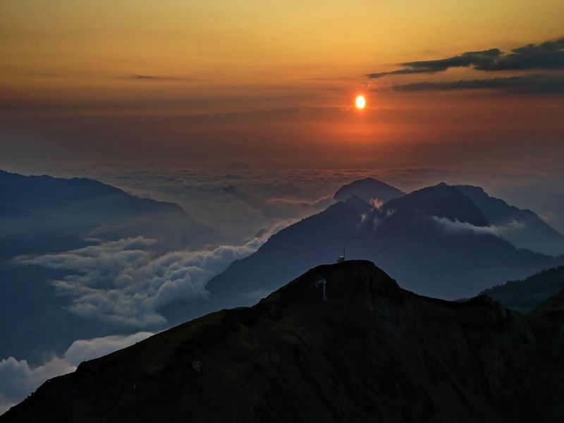 горы закат Закат в горах. фото превью
