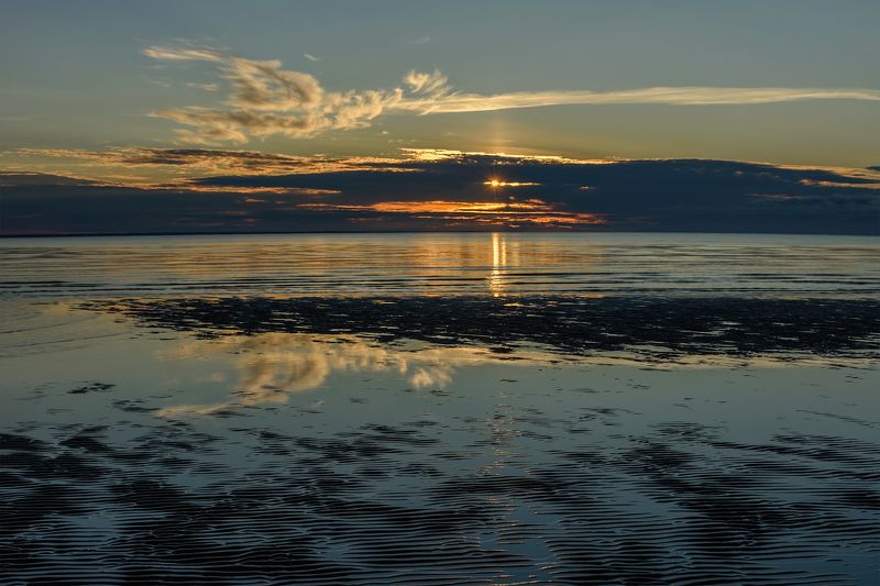 сентябрь отлив море белое залив берег закат вечер вода облака Белое море. Закат фото превью