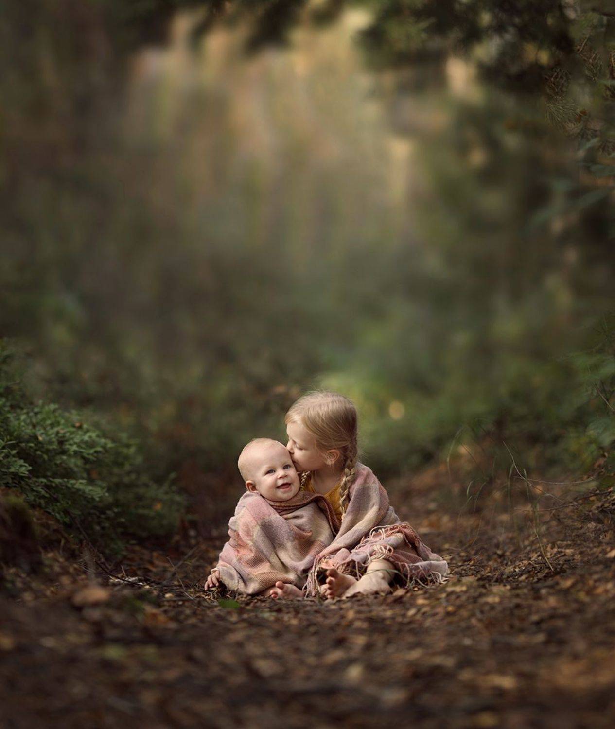 sisters, cuddling, сестры, осень, плед, девочки, сентябрь, september, Алёна Алексеева
