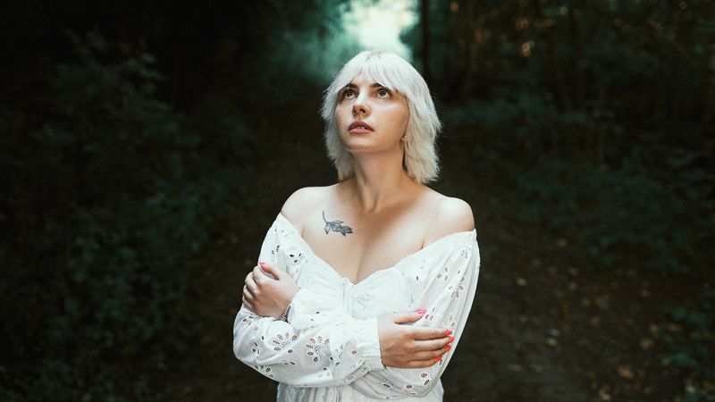 #girl #portraits #exotic #white #nikon #alone #mood #model #beautiful #tfp #art #interesting #light #sight #eyes #nature #pond #fores #poltava #Ukraine #photo Антонина фото превью