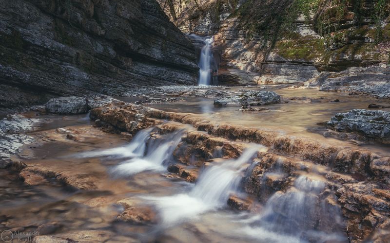 По водопадам  речки Каменистой фото превью