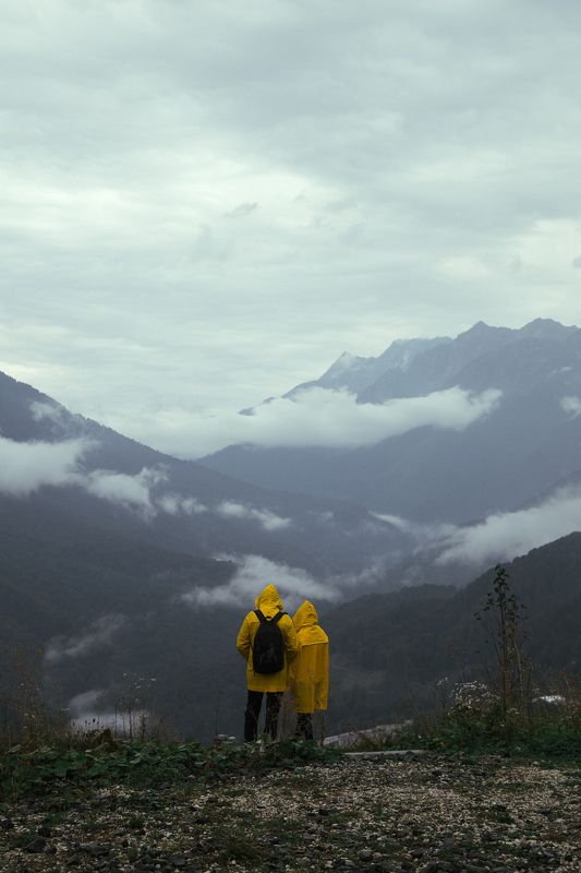 горы,небо,облака,дождь,люди,природа,плащ Дождь, ну и пусть... фото превью