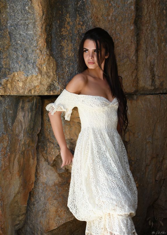 female, portrait, naturallight, model, photography, beautiful, alaaseifeddinephotography if the Devil was a Female фото превью